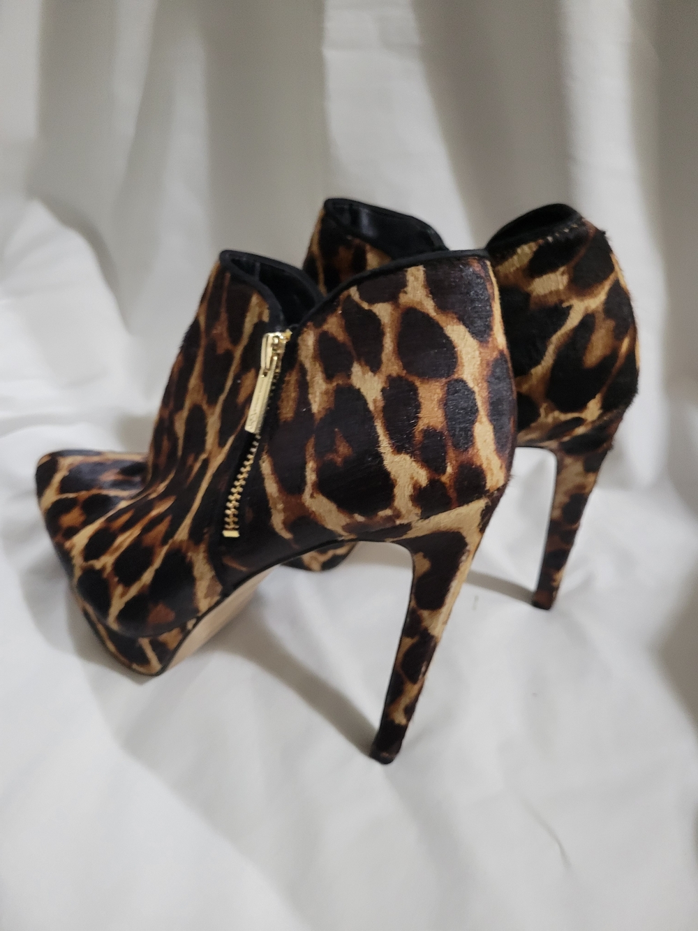 Jessica Simpson Leopard Print Pointed Toe Women’s Ankle Boots - Picture 2 of 5